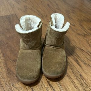 GUC UGG Boots Girls Size 11